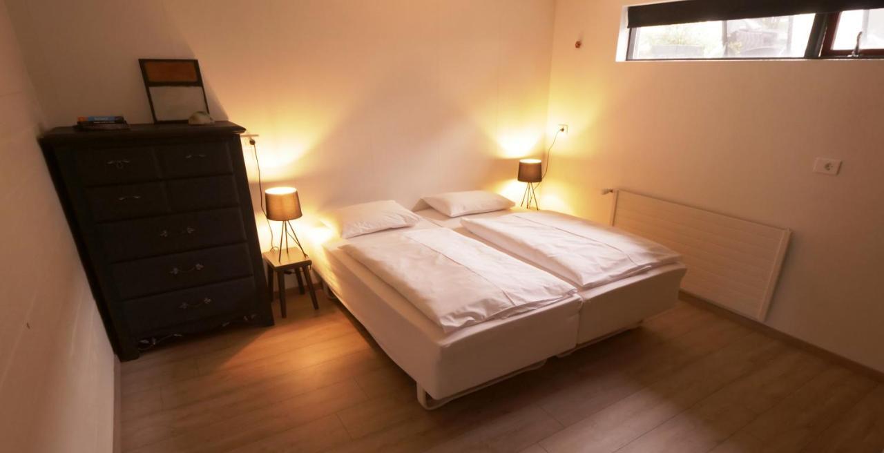 Manahlid Apartment Ακουρέιρι Εξωτερικό φωτογραφία